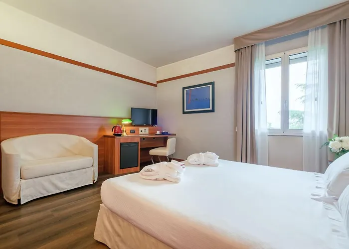 Shg Bologna 4* Τζόλα Πρεντόζα