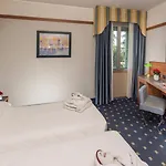 Shg Bologna Hotell 4*