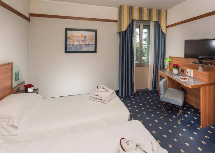 Shg Bologna Hotel 4*